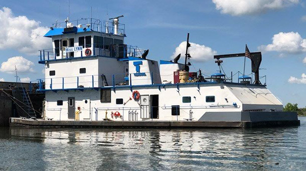 Photograph of the M/V Miss Lynn pushboat