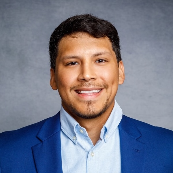 Photo of Tomas Alvizo
